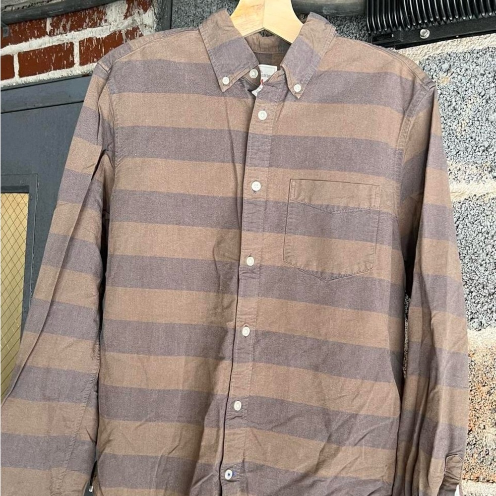 GAP Men's Casual Brown Striped Buttondown